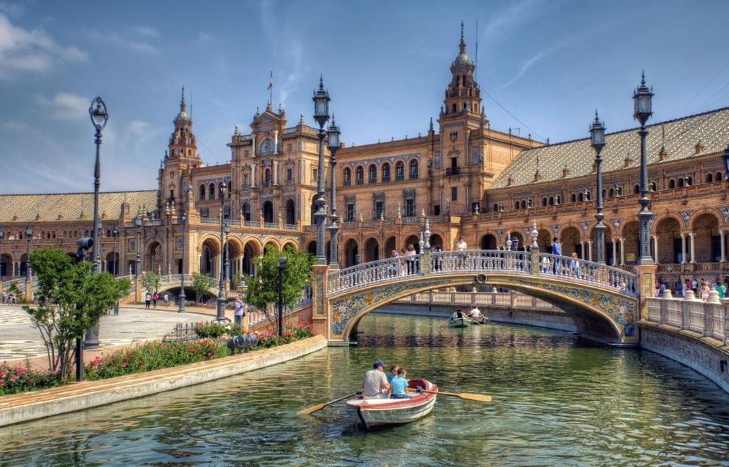 Like Home Sevilla - Museo Zewnętrze zdjęcie